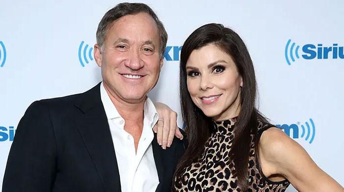 Heather Dubrow recreates lavish wedding cake for 25th wedding anniversary