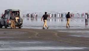 Karachi commissioner bans bathing in sea for two months