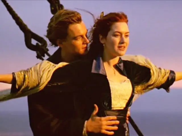 Kate Winslet describes filming 'Titanic' scene with Leonardo DiCaprio as a mess