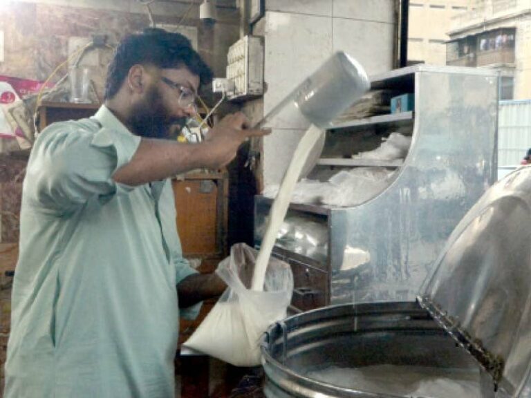 Milk prices rise again in Karachi with Rs20 increase per litre