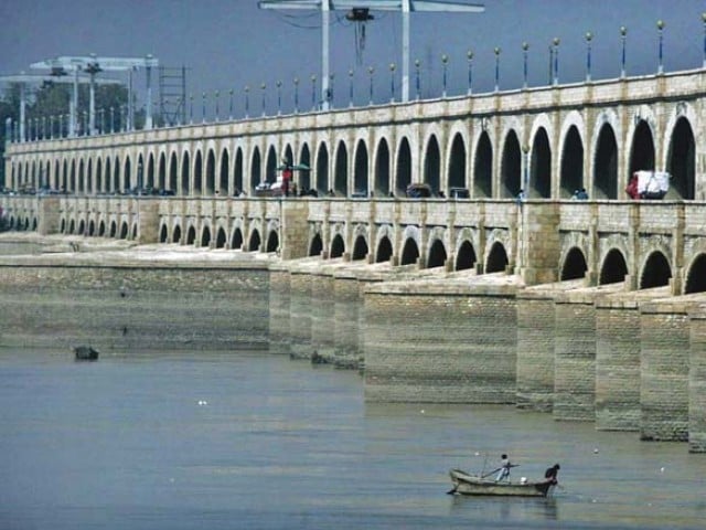 sukkur barrage photo express file